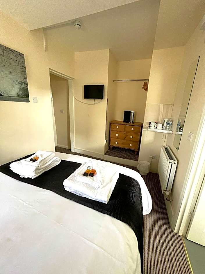 The Crown And Cushion