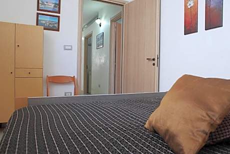 CASA FRONTE MARE POSTO ROSSO 8 POSTI LETTO