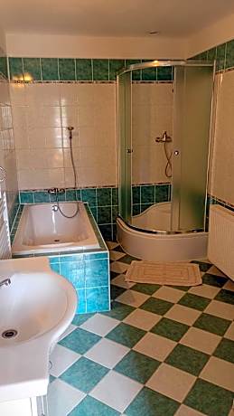 Comfort Triple Room with Shower