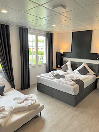 Yebs Hotel