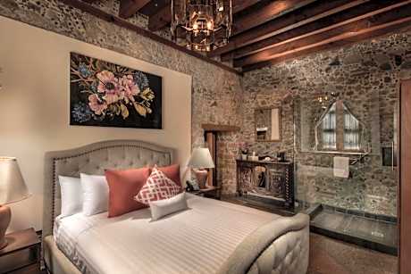 Standard Double Suite