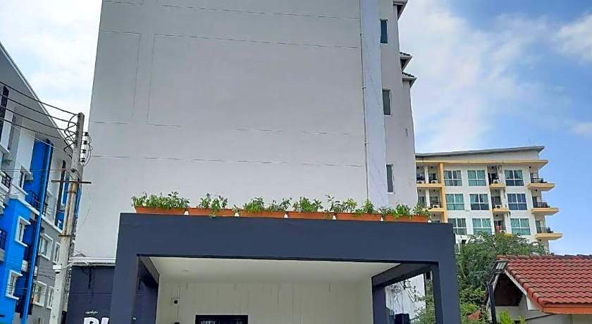 Blu Monkey Boutique Bangsaen