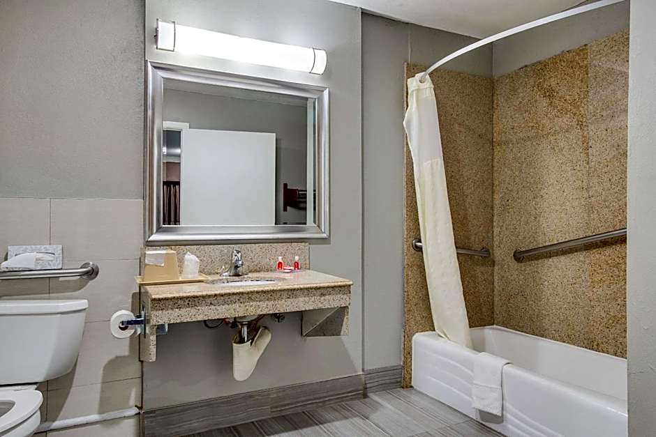 Econo Lodge Houston Brookhollow