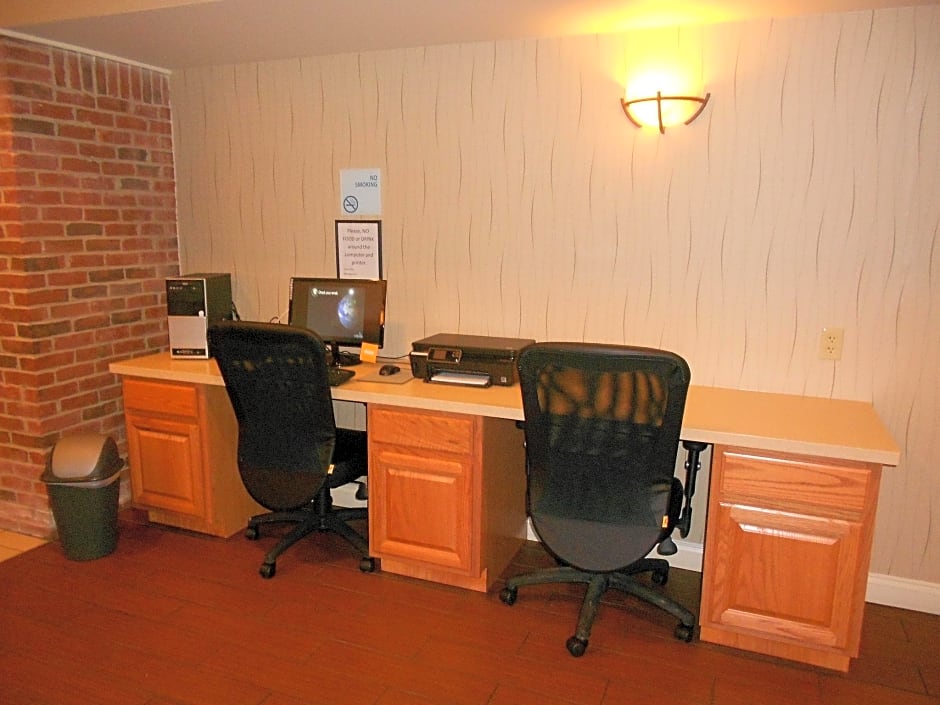 Holiday Inn Express Hotel & Suites Lancaster By IHG