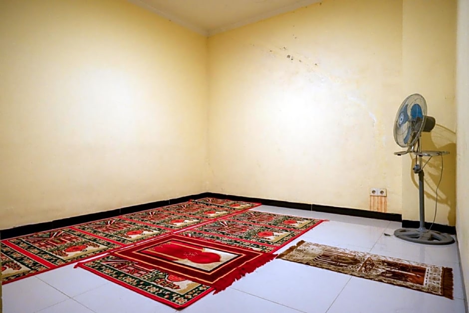 RedDoorz near Citraland Waterpark Kendari