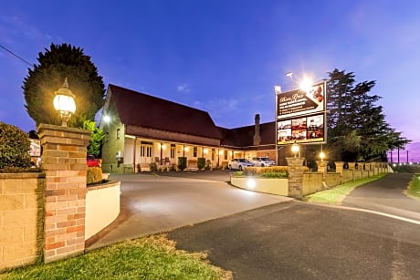Black Gold Motel