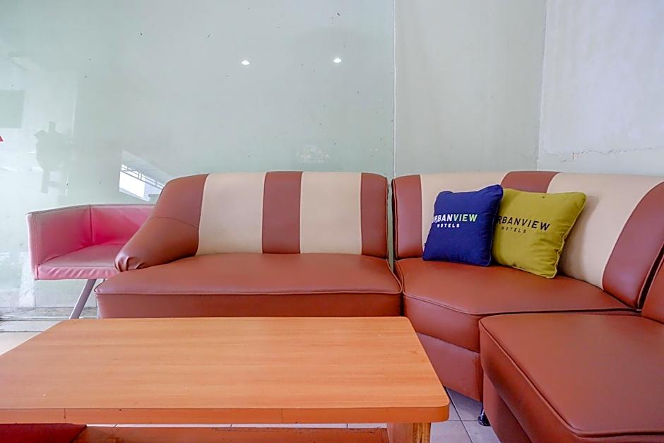 Urbanview Hotel Platinum Parepare