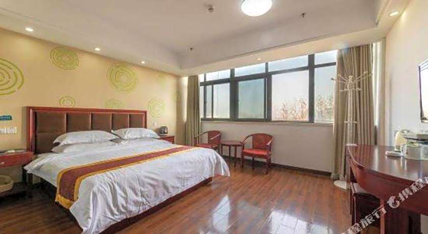 GreenTree Inn Yancheng Dongtai Railway Station Beihai East Road Express Hotel