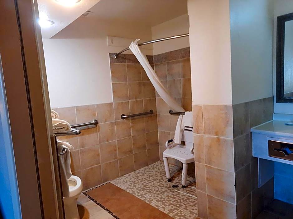 Quality Inn & Suites Grants - I-40