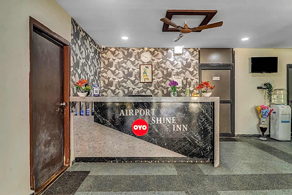 Hotel Airport Shine Inn by OYO – Hyderabad, IA