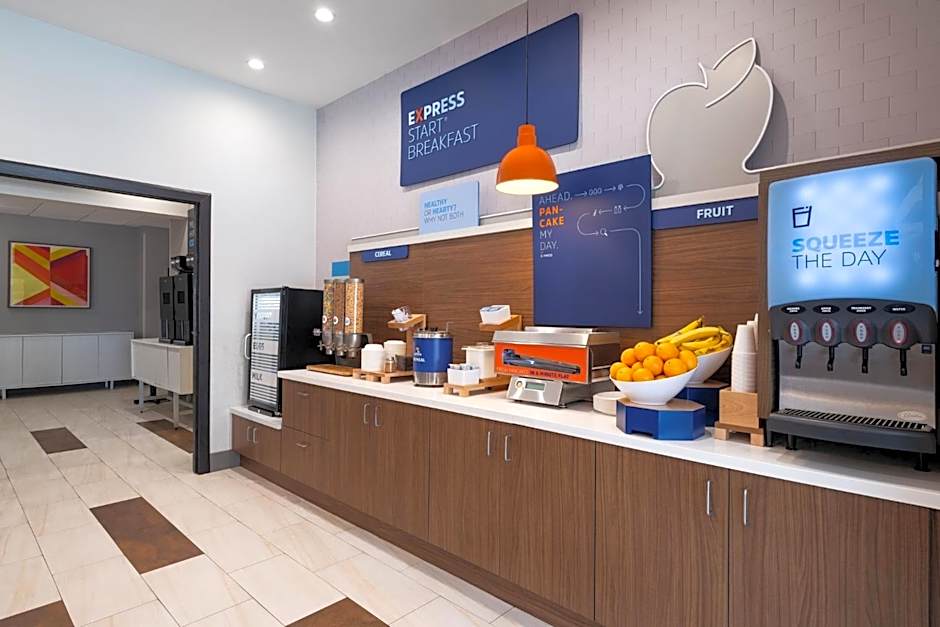 Holiday Inn Express St. Petersburg North / I-275 By IHG