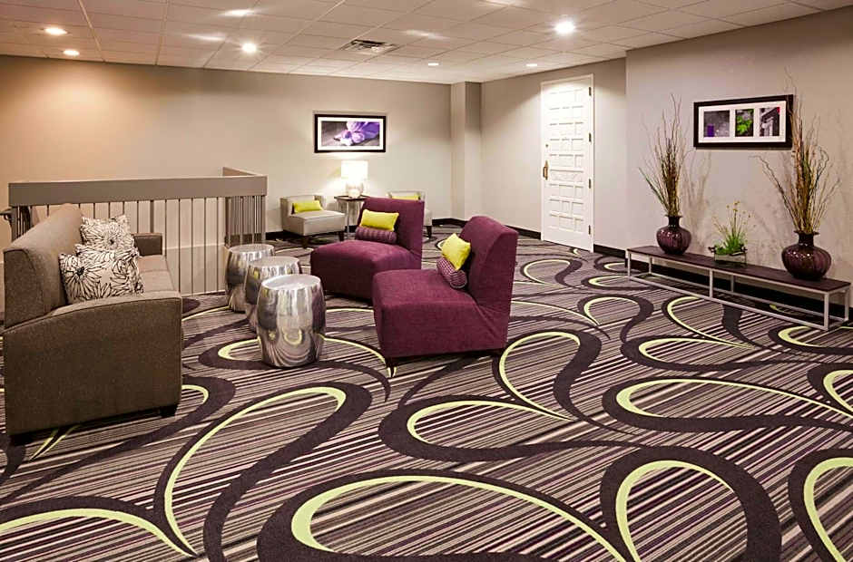 Bloom Hotel