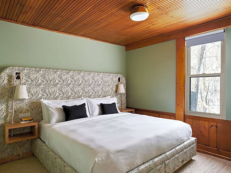 The Neighborhood Hotel Grand Beach