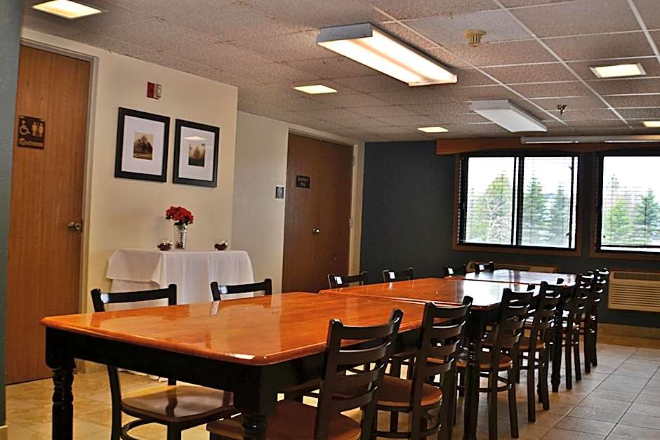 AmericInn by Wyndham Calumet