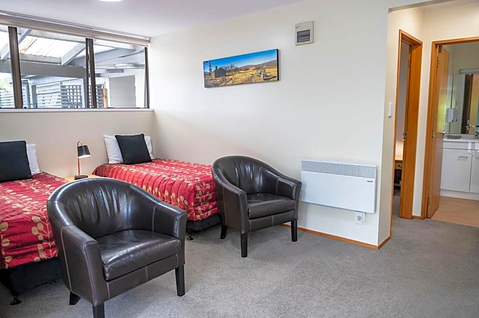 ASURE Aspiring Court Motel