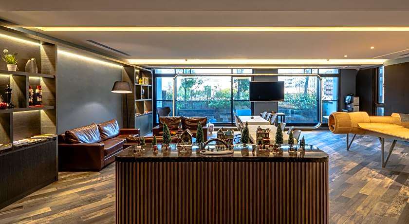 Explore Hotel