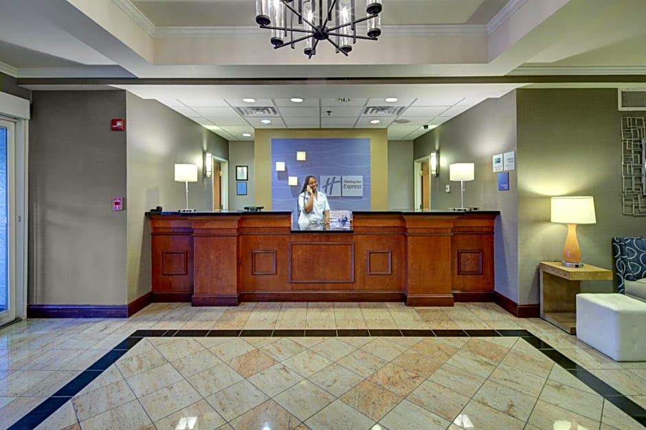 Holiday Inn Express Hotel & Suites Emporia