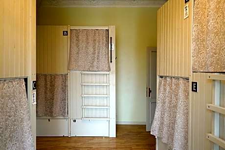 Bed in 6-Bed Mixed Dormitory Room