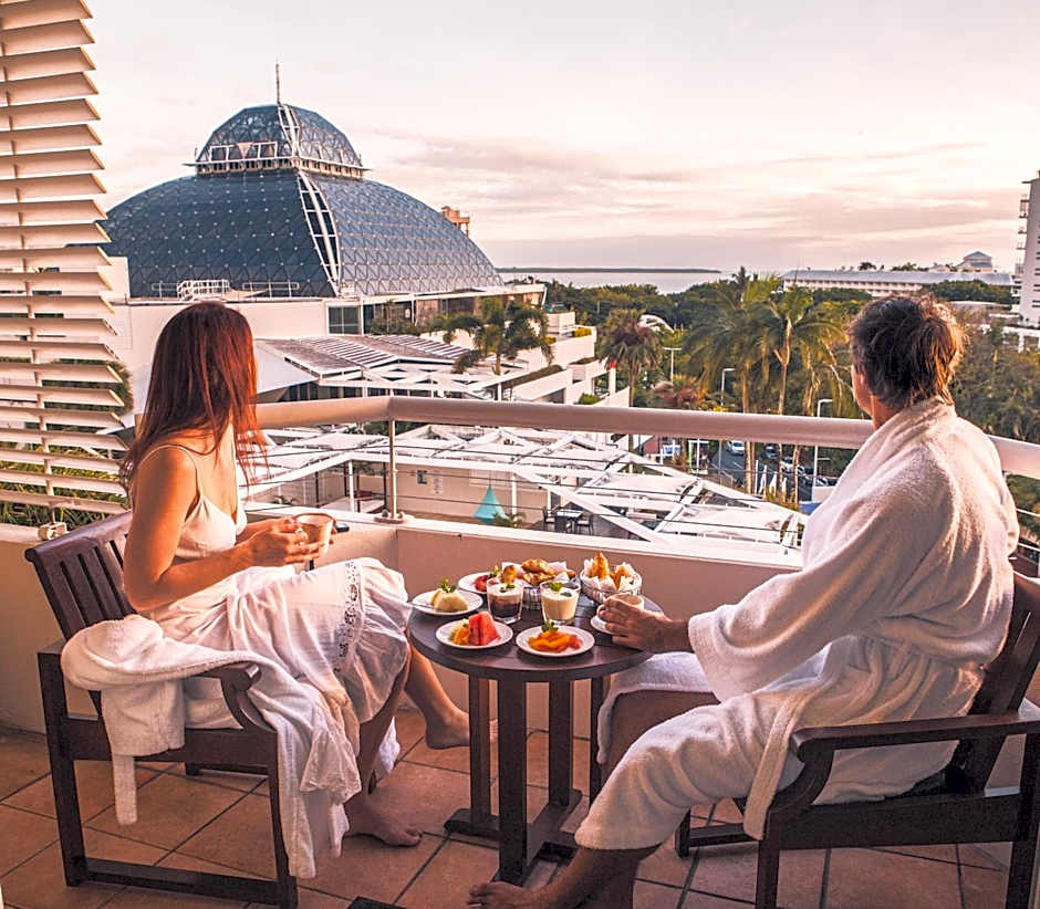 Pullman Reef Hotel Casino