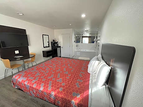 King Room with Spa Bath