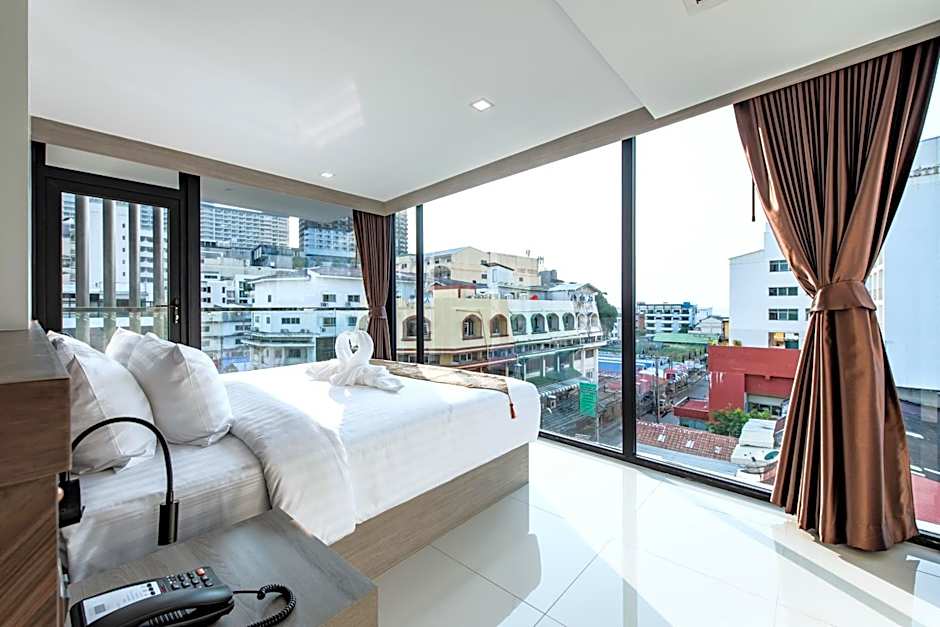 Blackwoods Hotel Pattaya - SHA Extra Plus