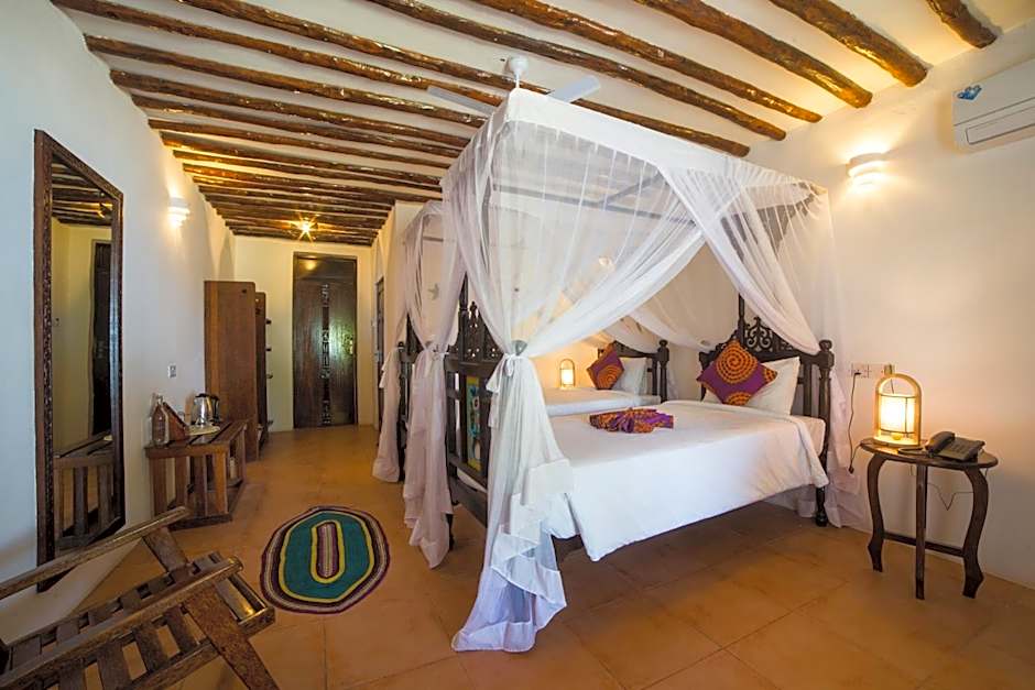 Antonio Beach Tree House Hotel & Spa