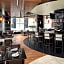 DoubleTree Suites by Hilton Hotel Detroit Downtown - Fort Shelby