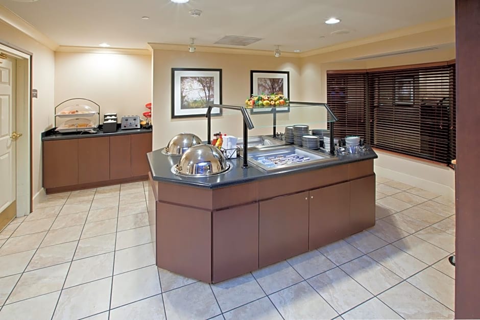 Staybridge Suites Indianapolis-Airport