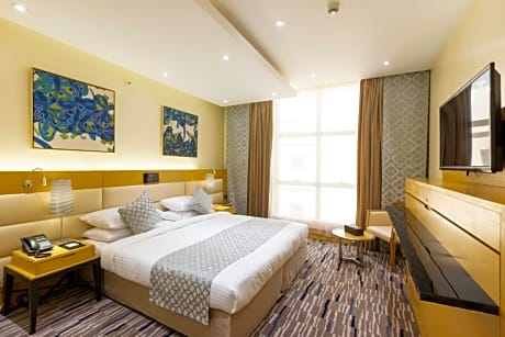 Deluxe Family Three-Bedroom Suite