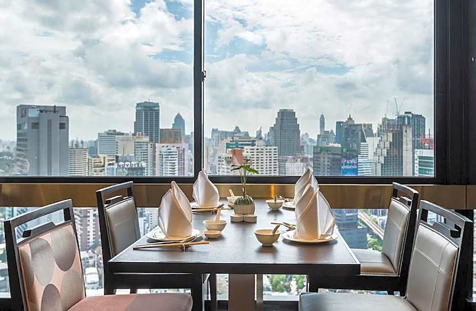 Emporium Suites By Chatrium