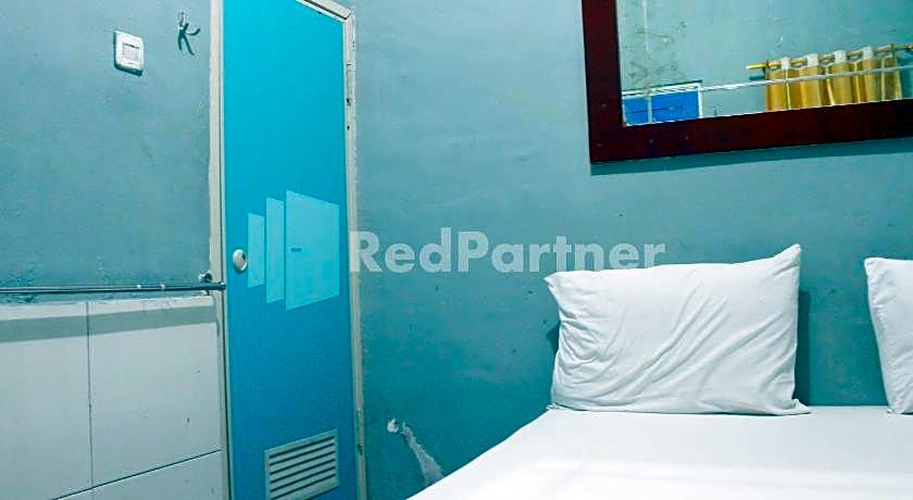 Snow White Residence near Grogol Mitra RedDoorz