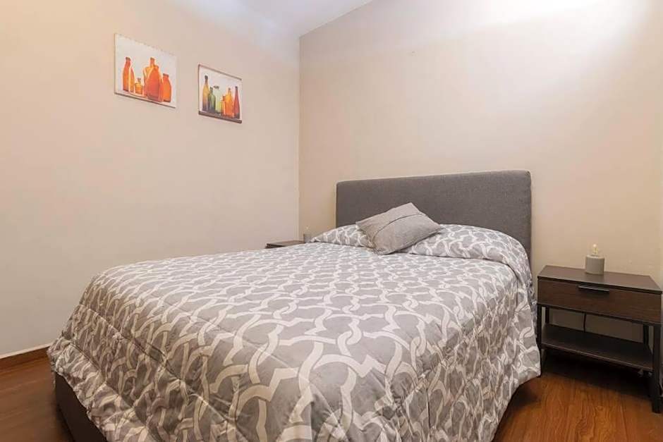 406 Location 2Bdrm 2baths AC Rooftop
