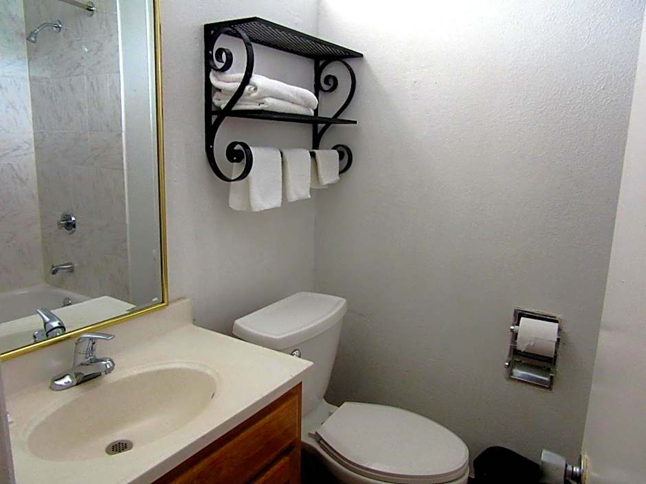 Budget Host Inn