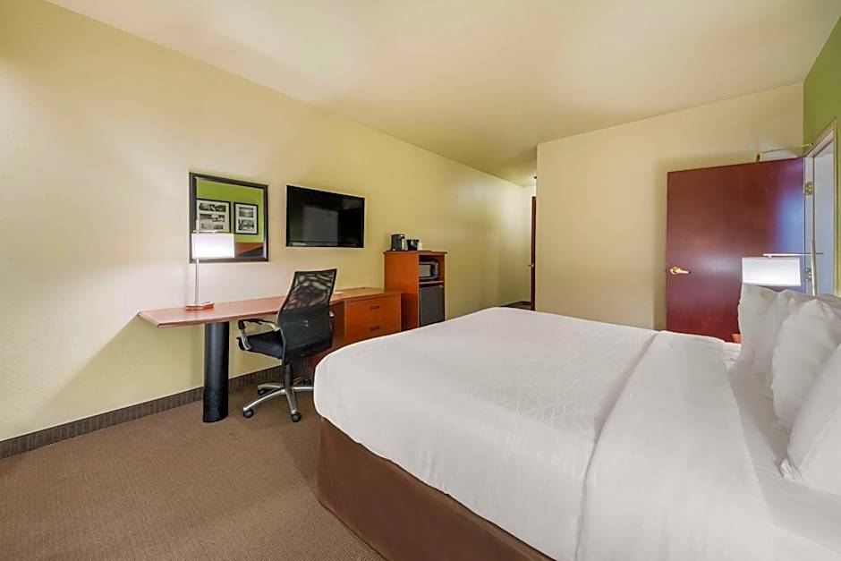 SureStay Plus Hotel by Best Western San Antonio SeaWorld