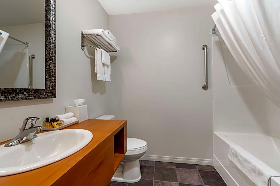 Villa Inn &amp; Suites, SureStay Collection by Best Western