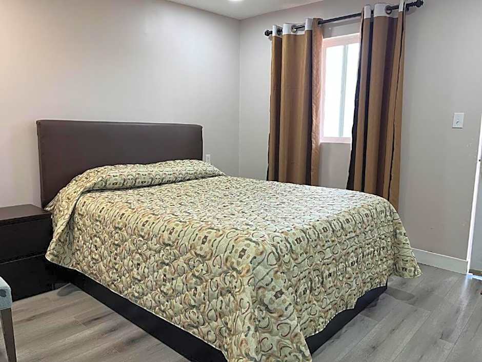 Kluane Park Inn