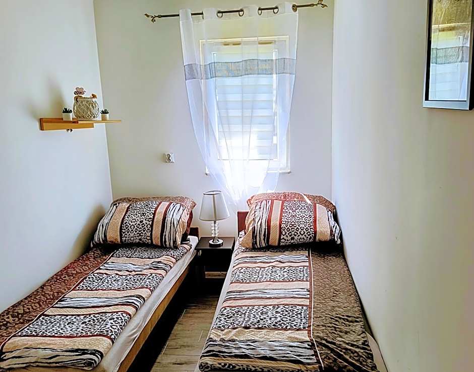 Domki Letniskowe oraz Chata Grillowa " Nad Zalewem "Bliżyn