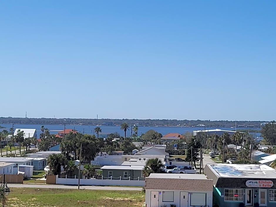 Beachside Hotel - Daytona Beach Shores