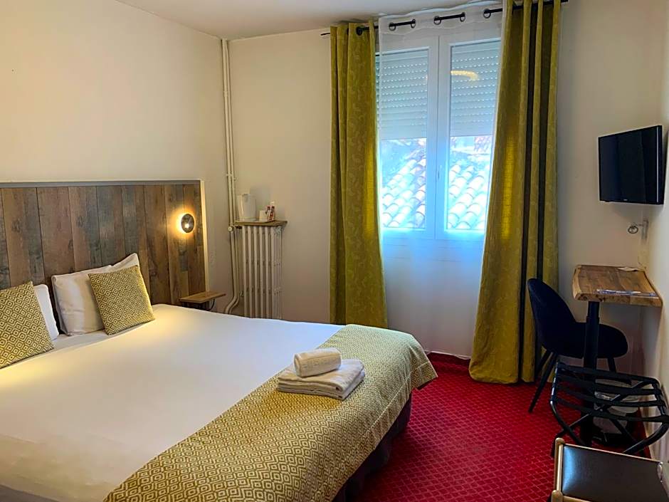 Brit Hotel Bleu Nuit