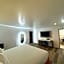 Hotel Rudra - Hollywood