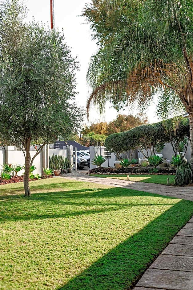 Lighthouse Guesthouse & Cafe