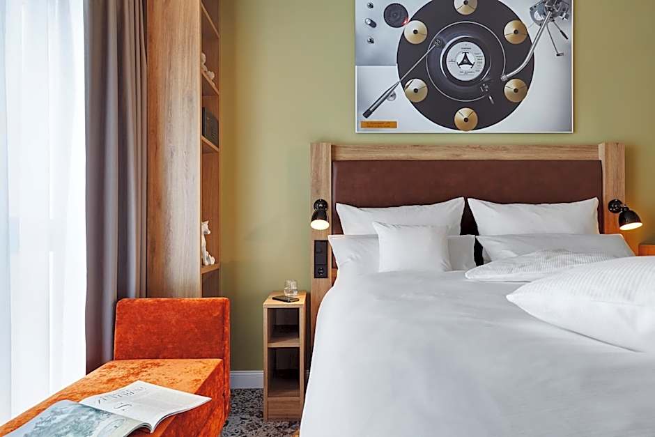 me and all hotel Hanover, by Hyatt