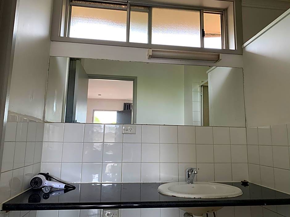 Beaconsfield Lodge Motel