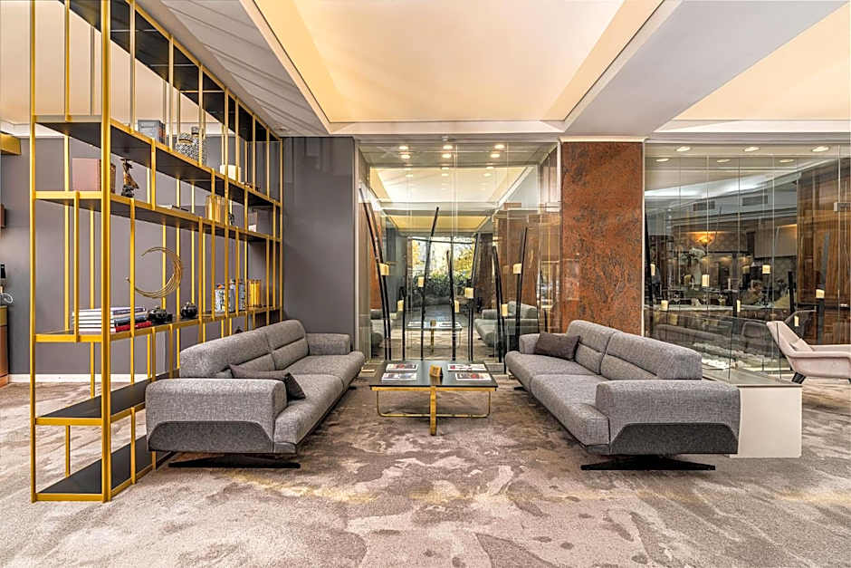 Crystal Palace Hotel