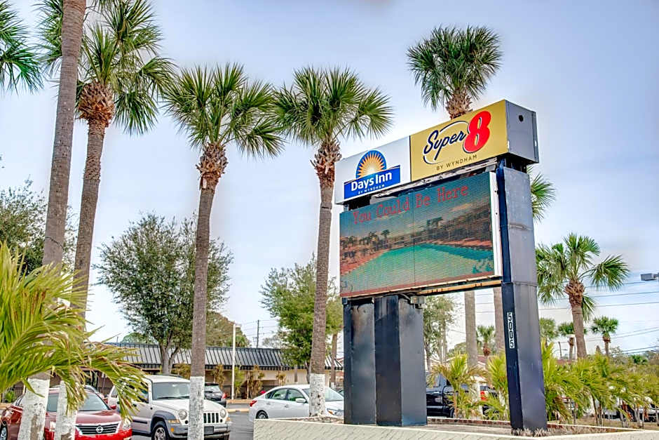 Days Inn by Wyndham St. Petersburg / Tampa Bay Area