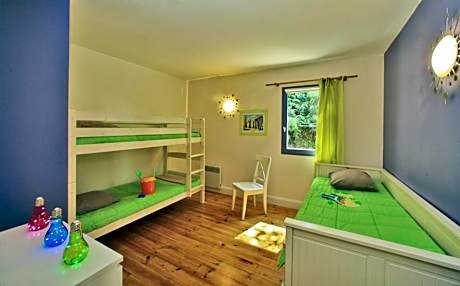 Villa (10 Adults + 2 Children)