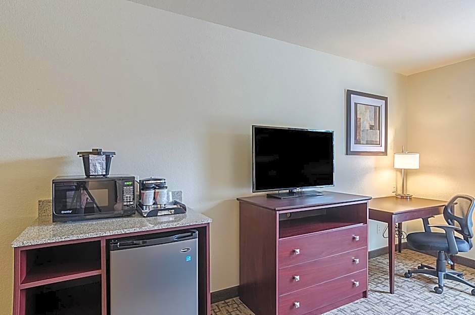 Cobblestone Inn & Suites - Guernsey