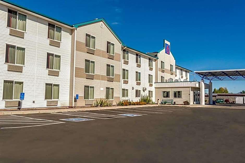 Motel 6-Redmond, OR