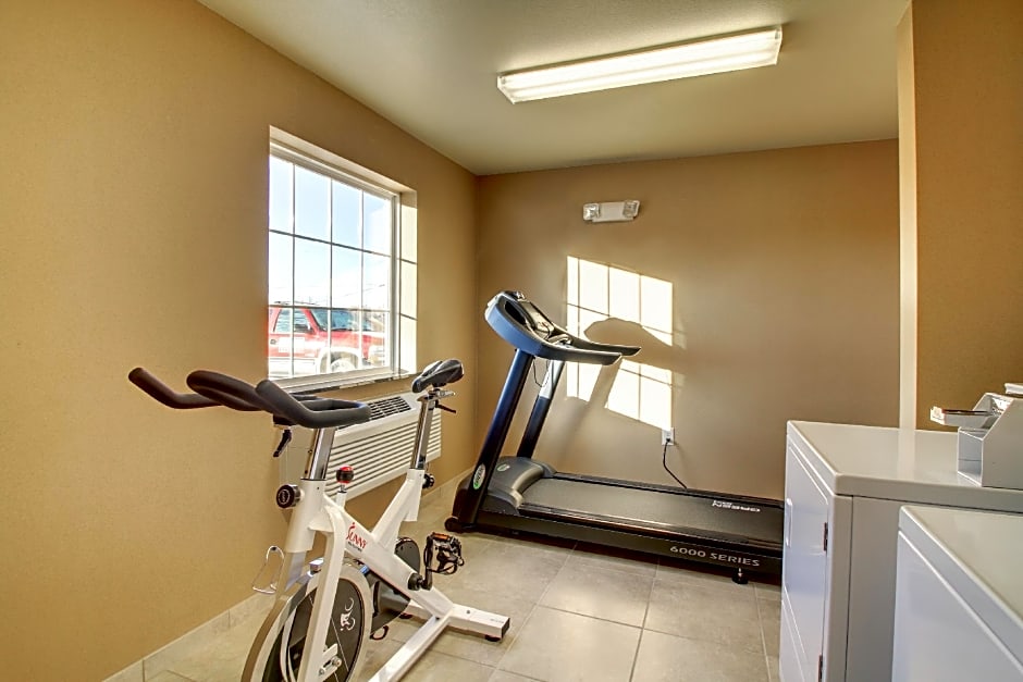 Cobblestone Hotel & Suites - Salem