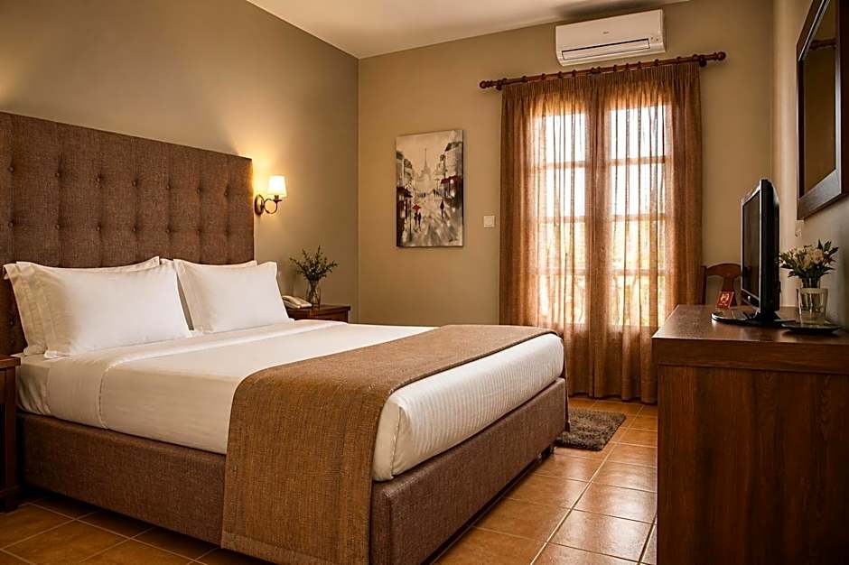 Hotel Doupiani House